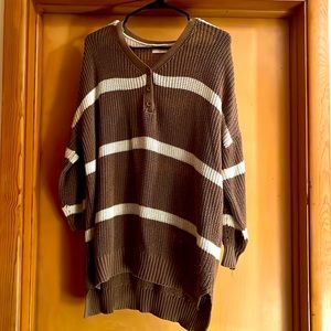 Pink Lily Boutique-Brown and White Knit Sweater size Small. 3/4 button-up.